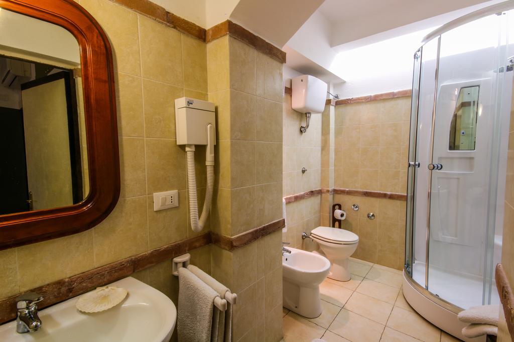 Hotel Al Cortiletto Reggio Calabria Zimmer foto